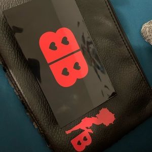 BETTY EYESHADOW PLATTE